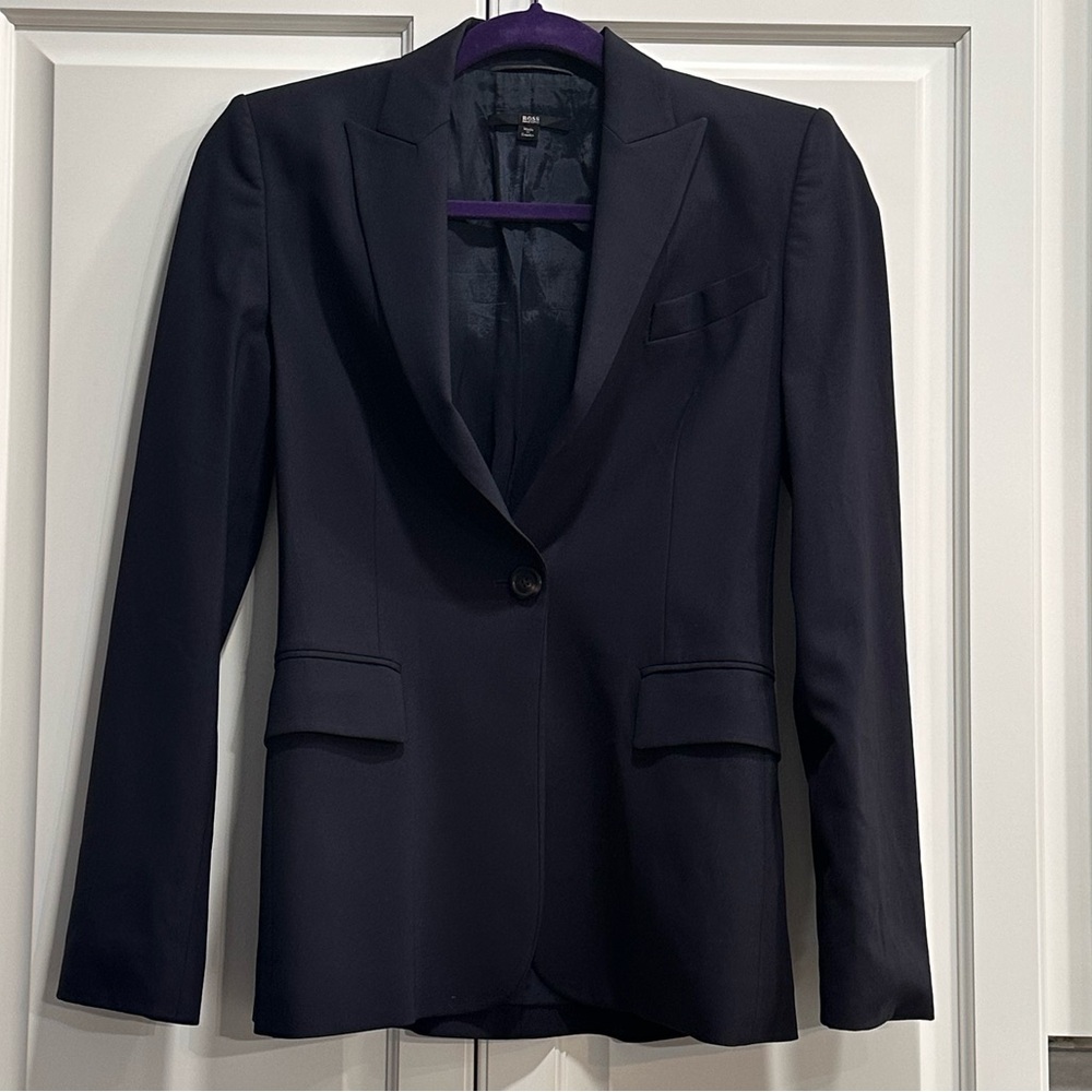 EUC Navy BOSS Suit Jacket/Blazer Size 0
